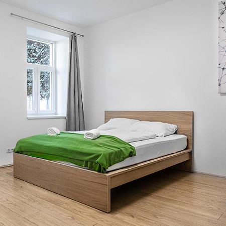 Lovely 2Br Shared Apartment, Enkplatz U3, 15Min To Center Вена Экстерьер фото